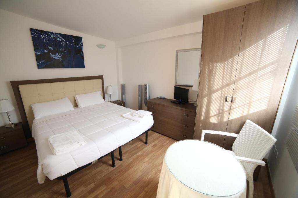Bed & Breakfast Idomeneo 63 Lecce Buitenkant foto